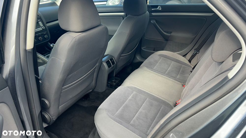 Volkswagen Jetta 1.9 TDI DPF Sportline - 16