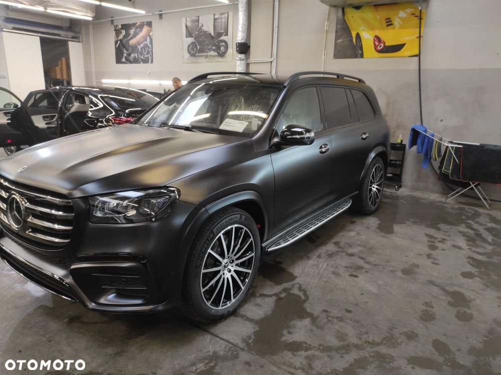 Mercedes-Benz GLS - 2