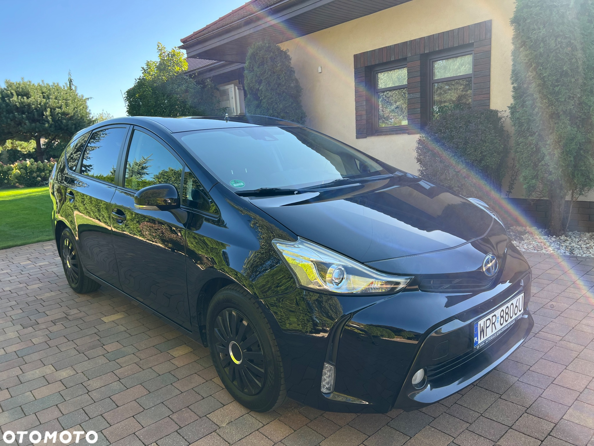Toyota Prius+ (Hybrid) Comfort - 3