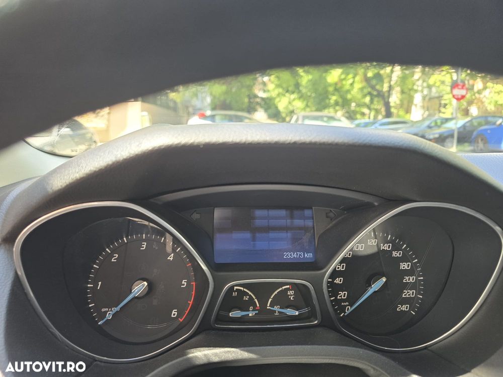 Ford Focus 1.6 TDCI DPF Sport - 8