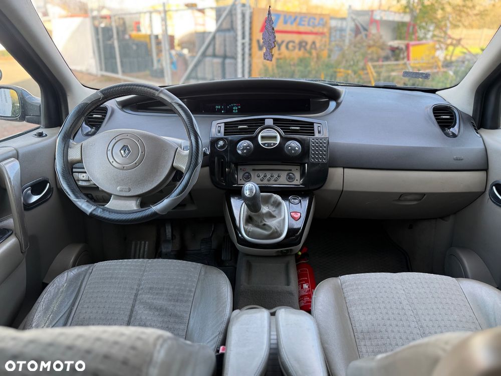 Renault Scenic - 25