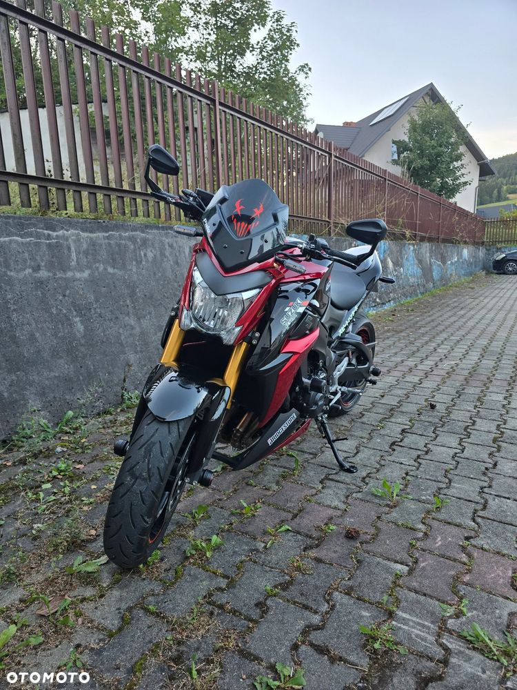 Suzuki GSX 1000 - 3