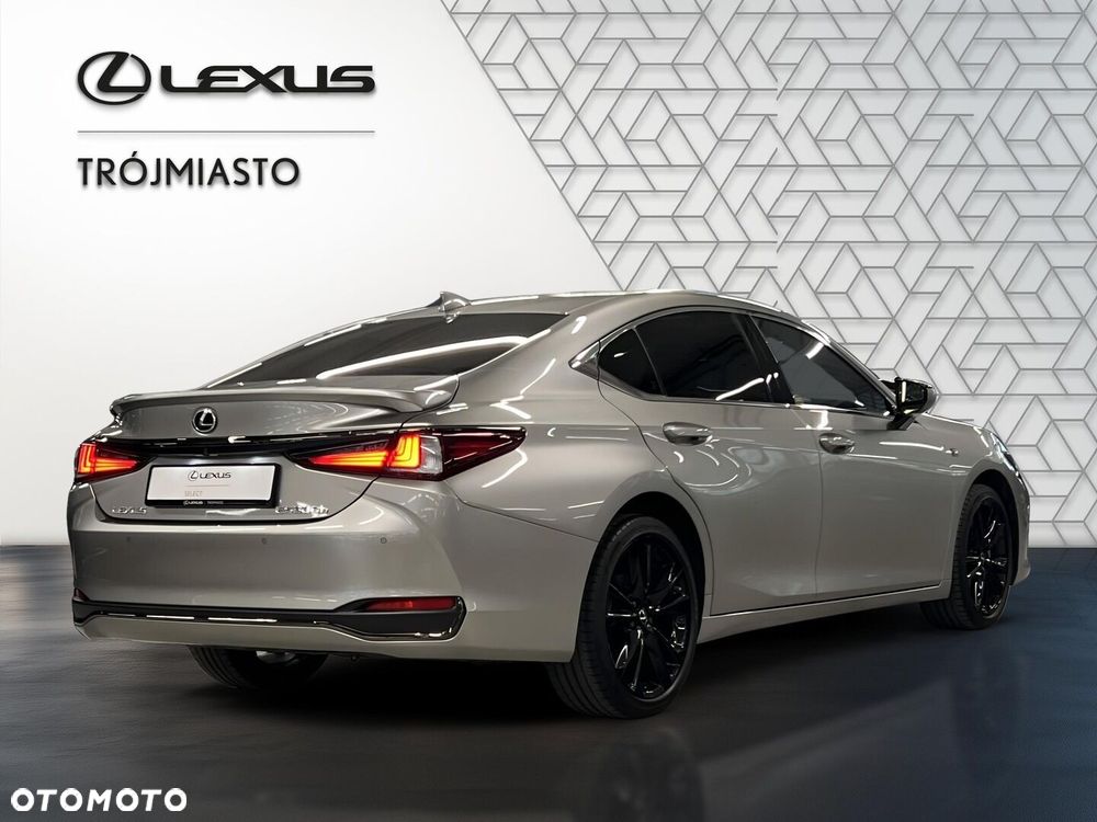 Lexus ES 300h F Sport Design - 6