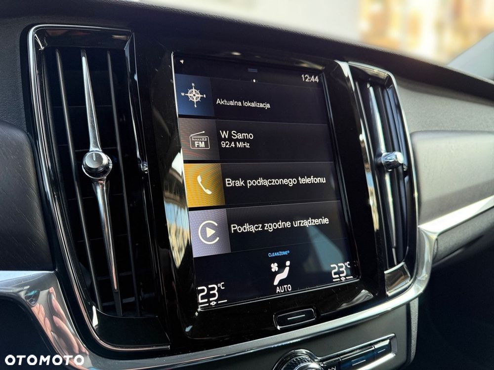 Volvo V90 Cross Country - 18