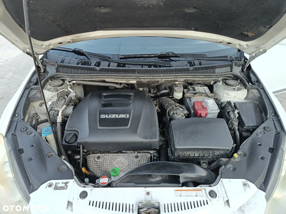 Suzuki Kizashi 2.4 4x4 CVT Sport - 5