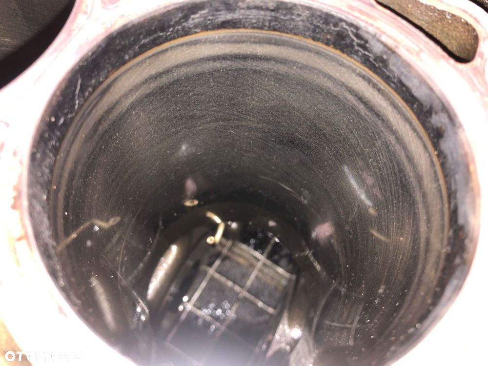 BLOK SILNIKA - 1444.00 PLN - SKODA SUPERB II Kombi (3T5) 2009 - 2015 2.0 TDI 125 kW [170 KM] olej - 8