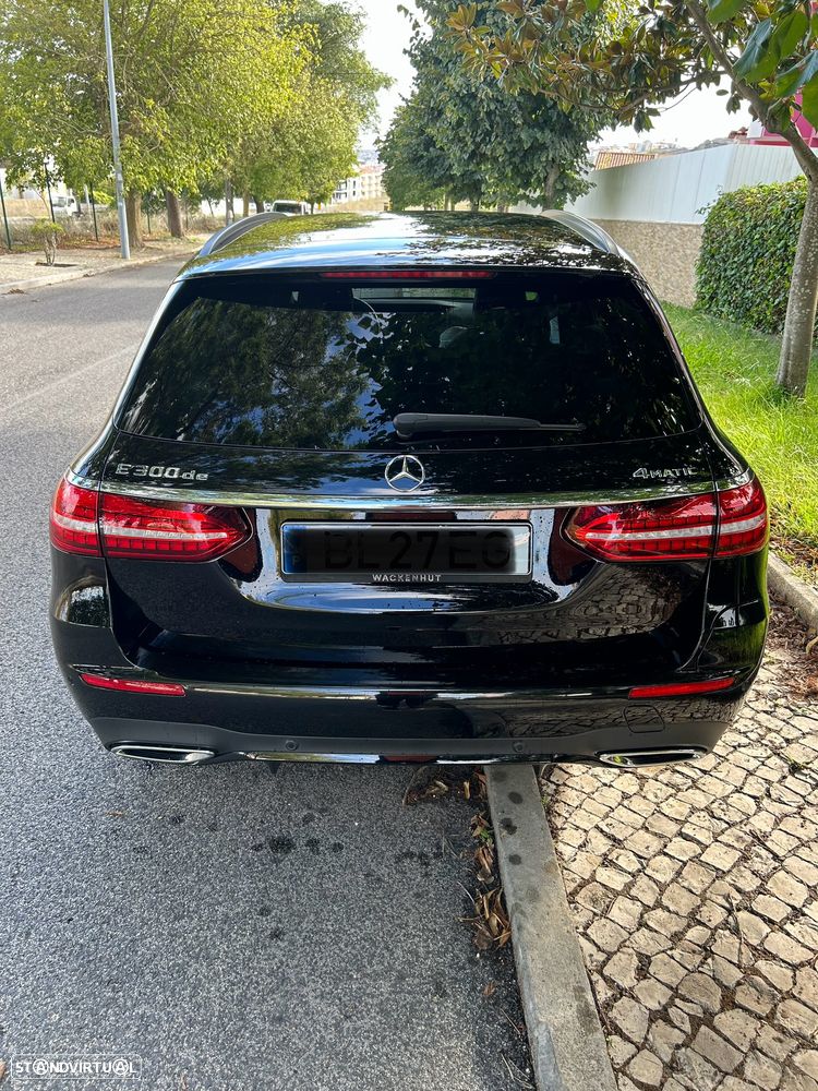 Mercedes-Benz E 300 de 4Matic 9G-TRONIC AMG Line - 11