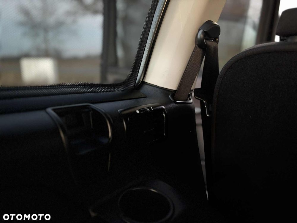 Ford Galaxy 2.0 Ghia - 27