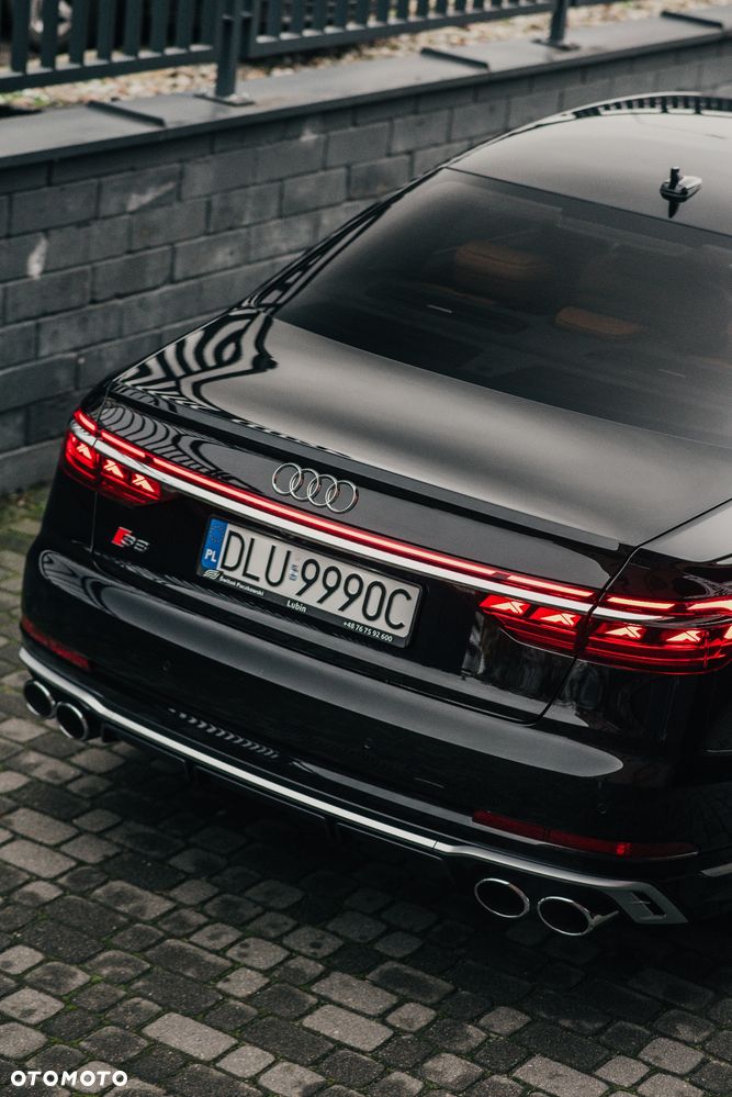 Audi S8 - 8