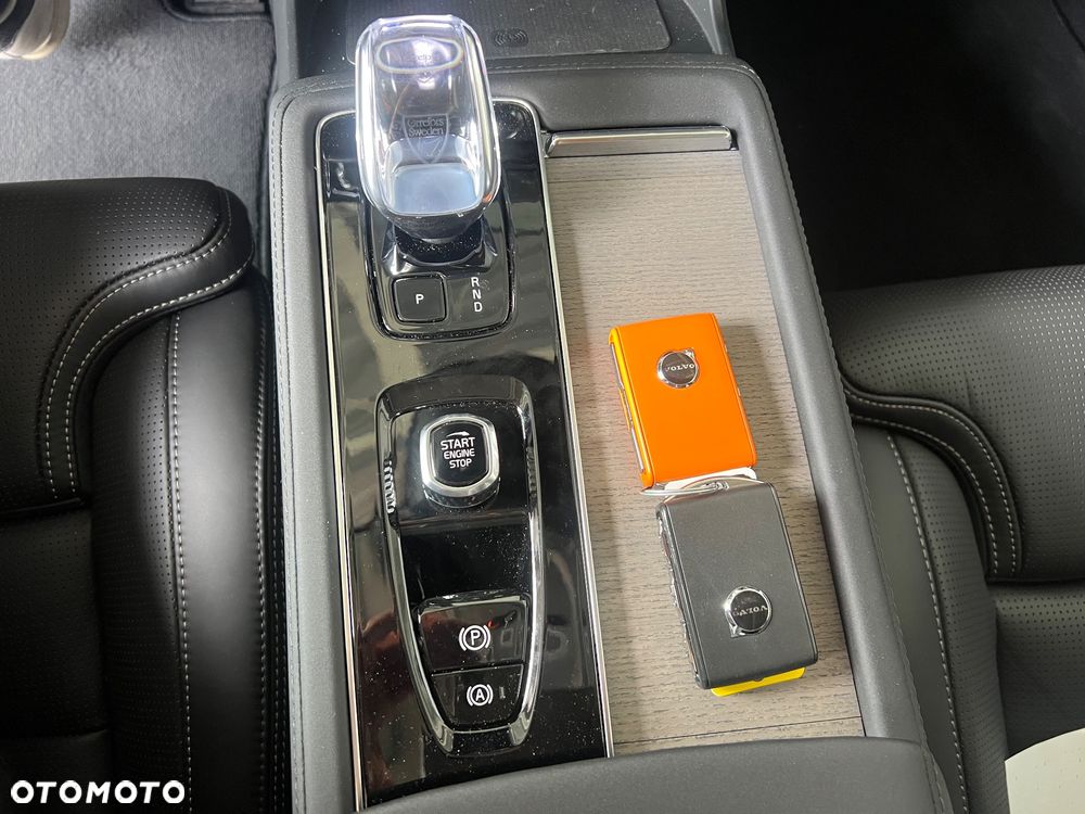 Volvo XC 90 T8 AWD Plug-In Hybrid Ultra Bright 7os - 34