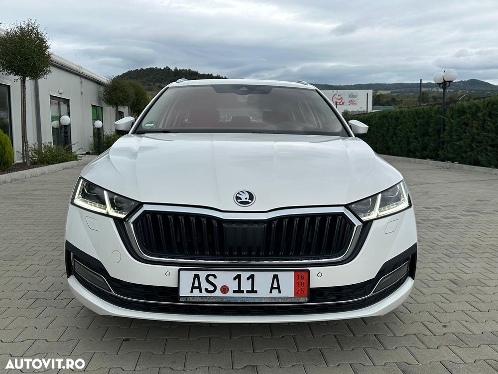 Skoda Octavia Combi 2.0 TDI DSG First Edition - 1