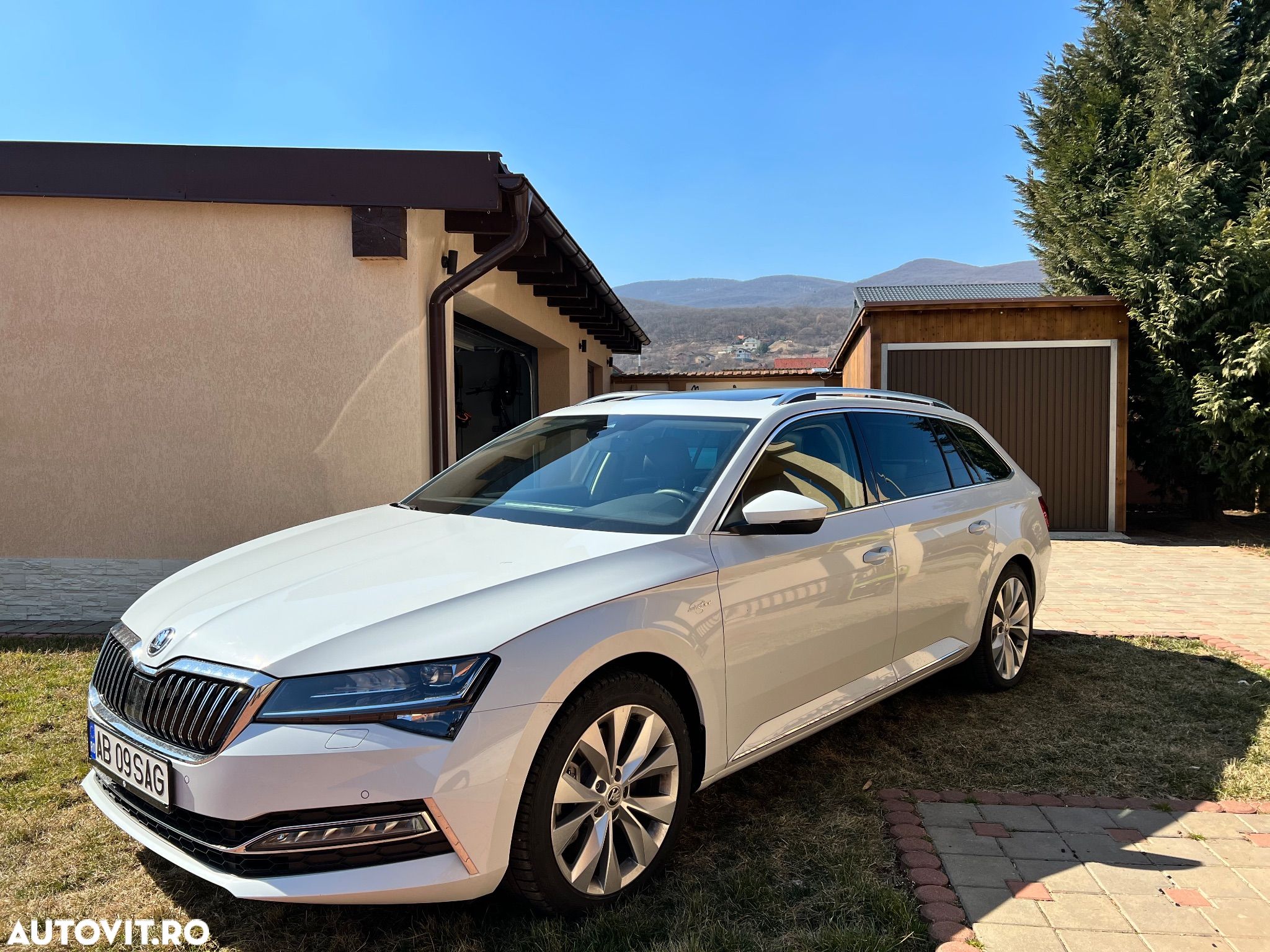 Skoda Superb 2.0 TSI 4X4 DSG Laurin & Klement - 1