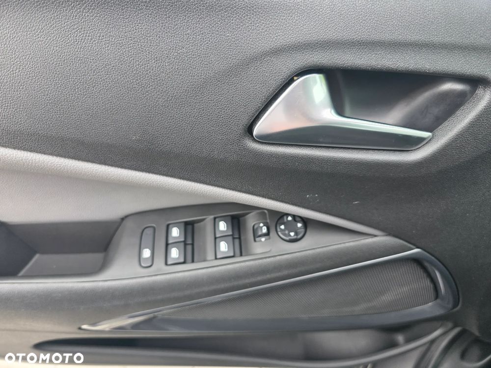 Opel Crossland X - 16