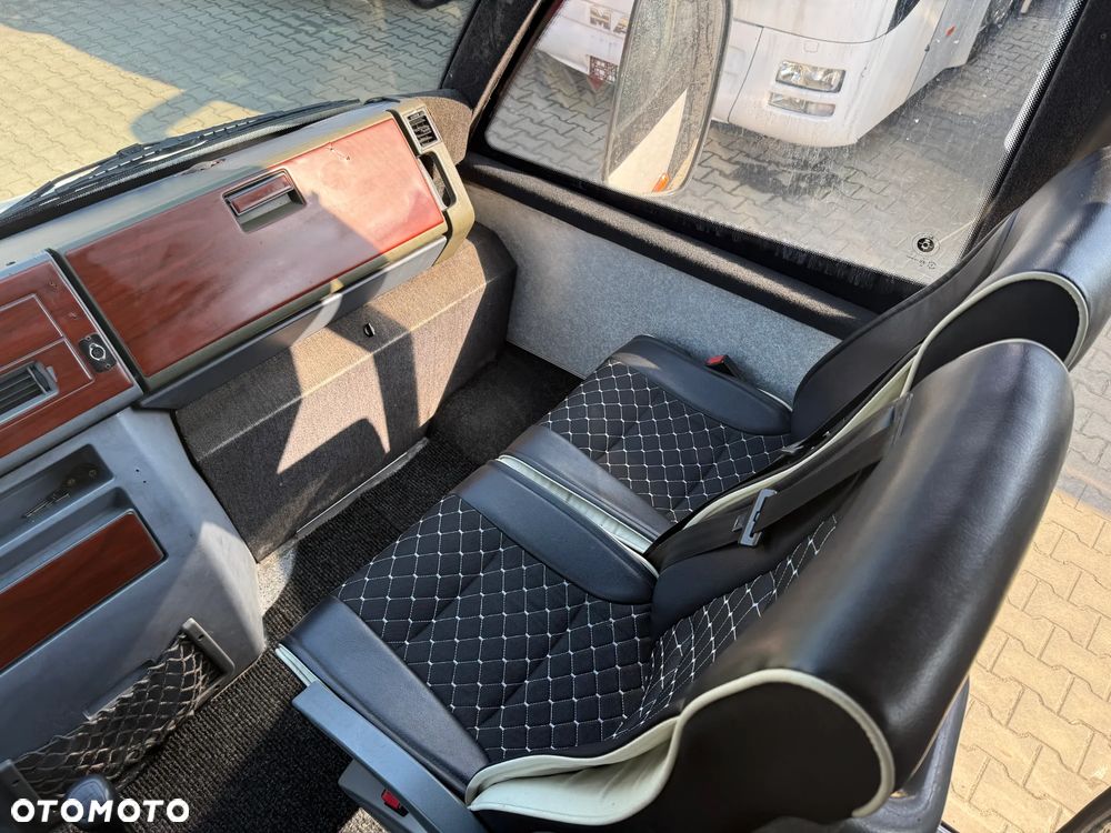 Mercedes-Benz 814D - 11