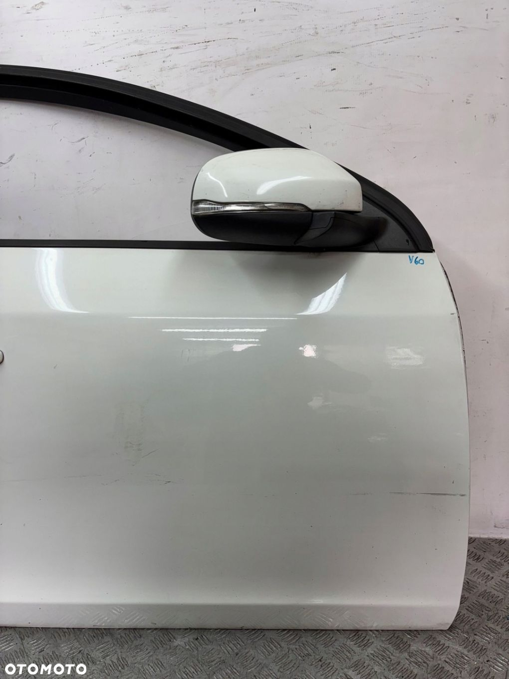 DRZWI PRZÓD PRZEDNIE PRAWE VOLVO V60 10- - 2