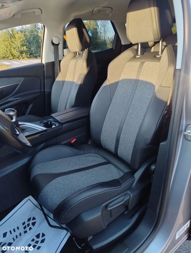 Peugeot 3008 1.2 PureTech Allure Pack S&S - 16