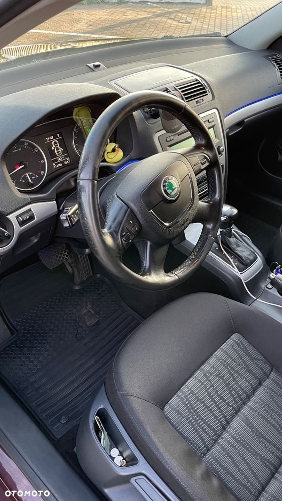 Skoda Octavia 1.8 TSI Elegance DSG - 27