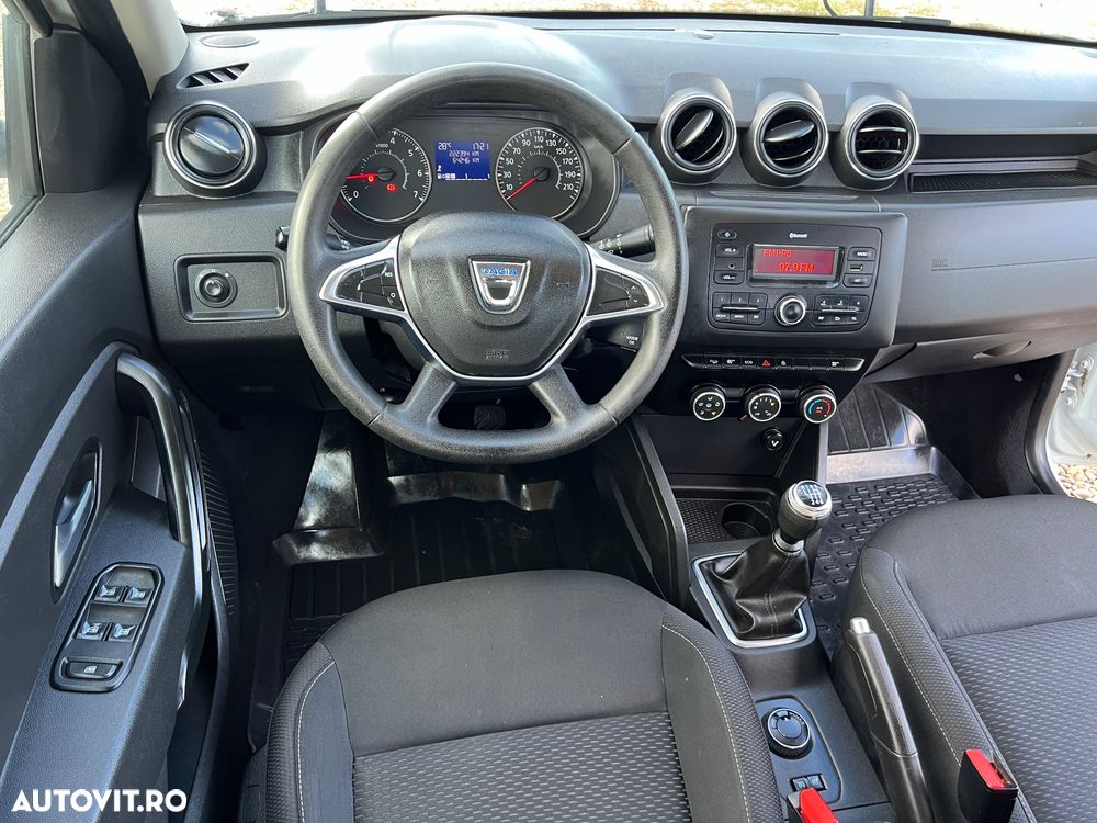 Dacia Duster 1.6 SCe 4WD Essential - 18