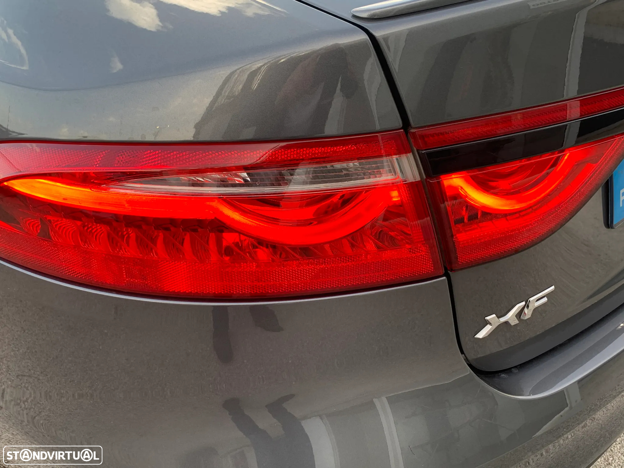 Jaguar XF 20d Aut. R-Sport - 18