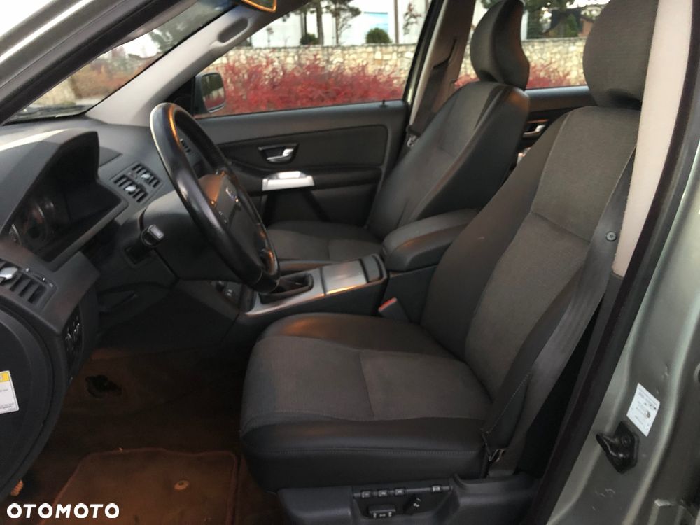 Volvo XC 90 2.5T AWD Momentum - 29