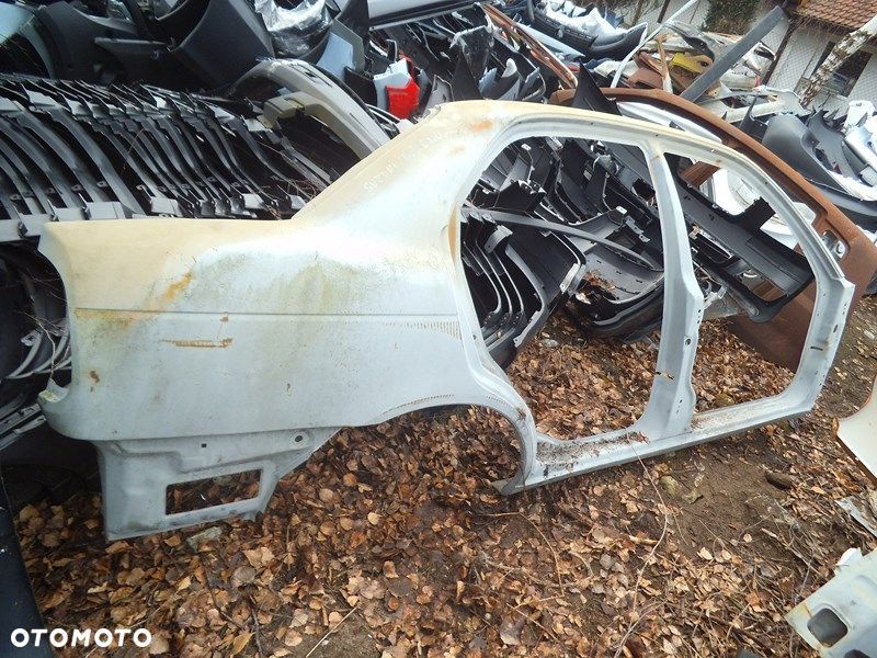 Suzuki Baleno  próg prawy nowy oryginał - 1