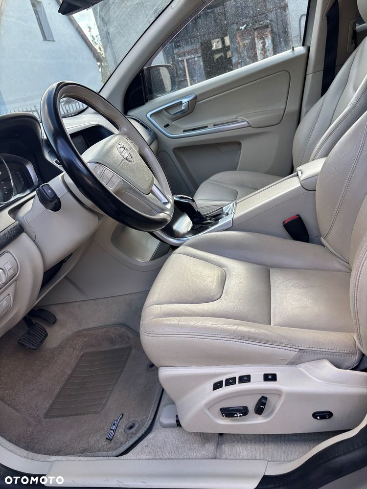 Volvo XC 60 B5 B AWD Essential - 19