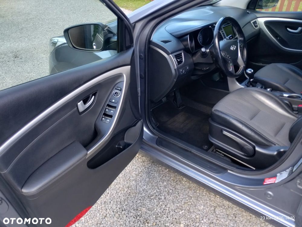 Hyundai i30 1.6 CRDi Fifa World Cup Edition - 17