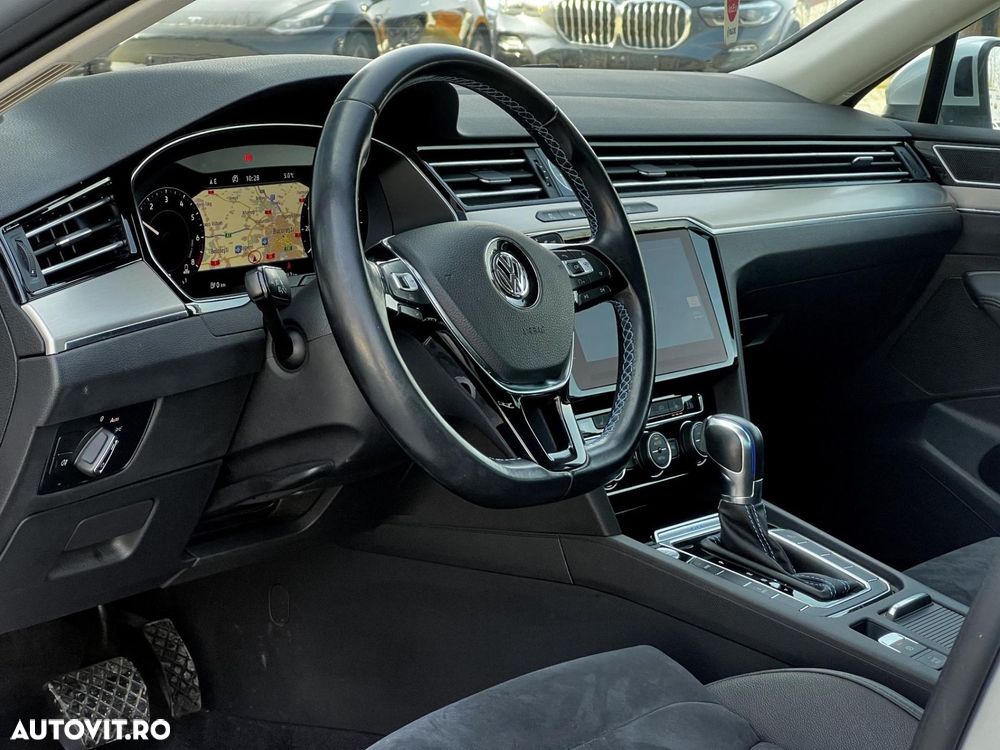Volkswagen Passat - 11