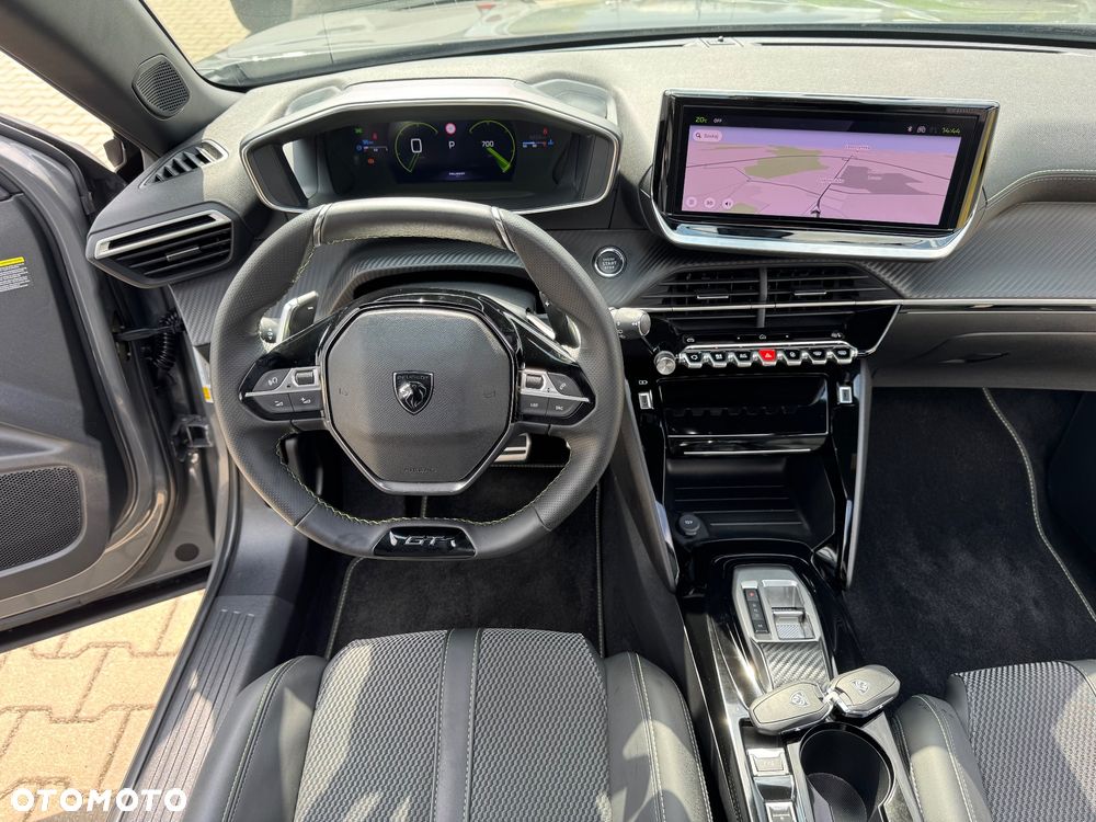 Peugeot 2008 1.2 PureTech GT Line S&S EAT8 - 28