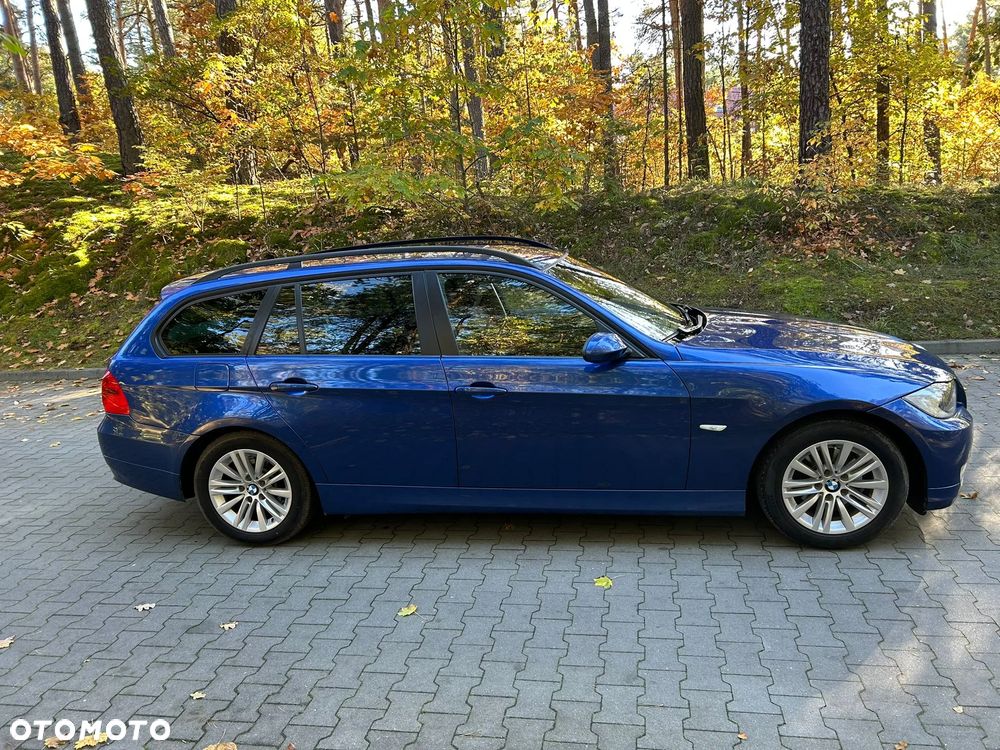 BMW Seria 3 318i Touring - 8