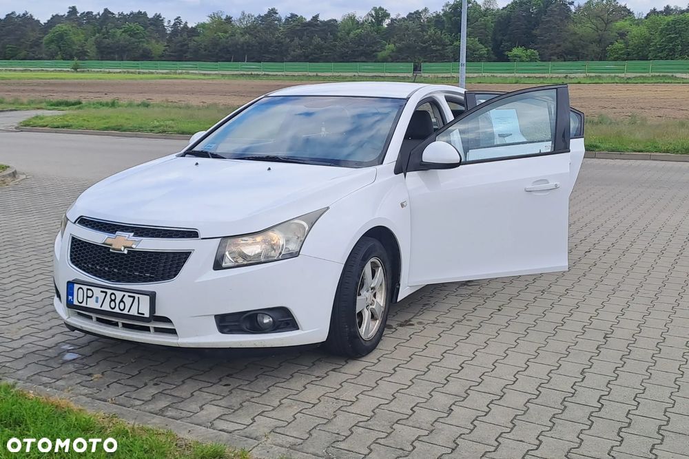 Chevrolet Cruze 1.6 Base - 4
