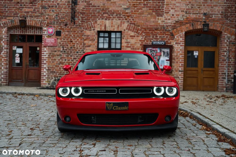 Dodge Challenger - 25