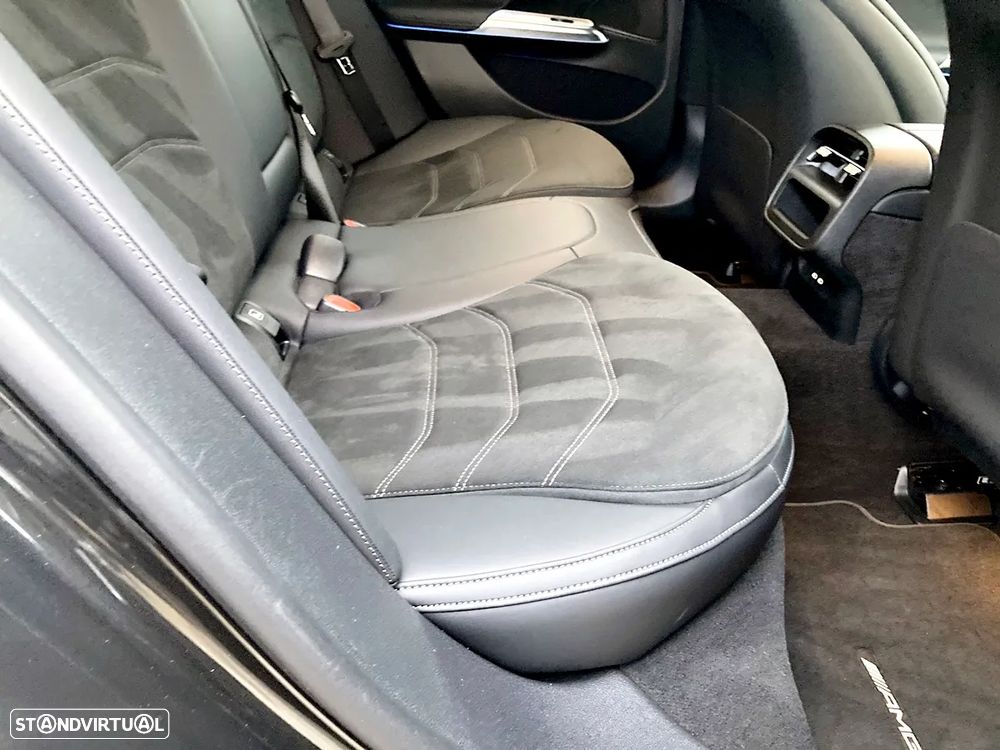 Mercedes-Benz E 300 e AMG Line - 30