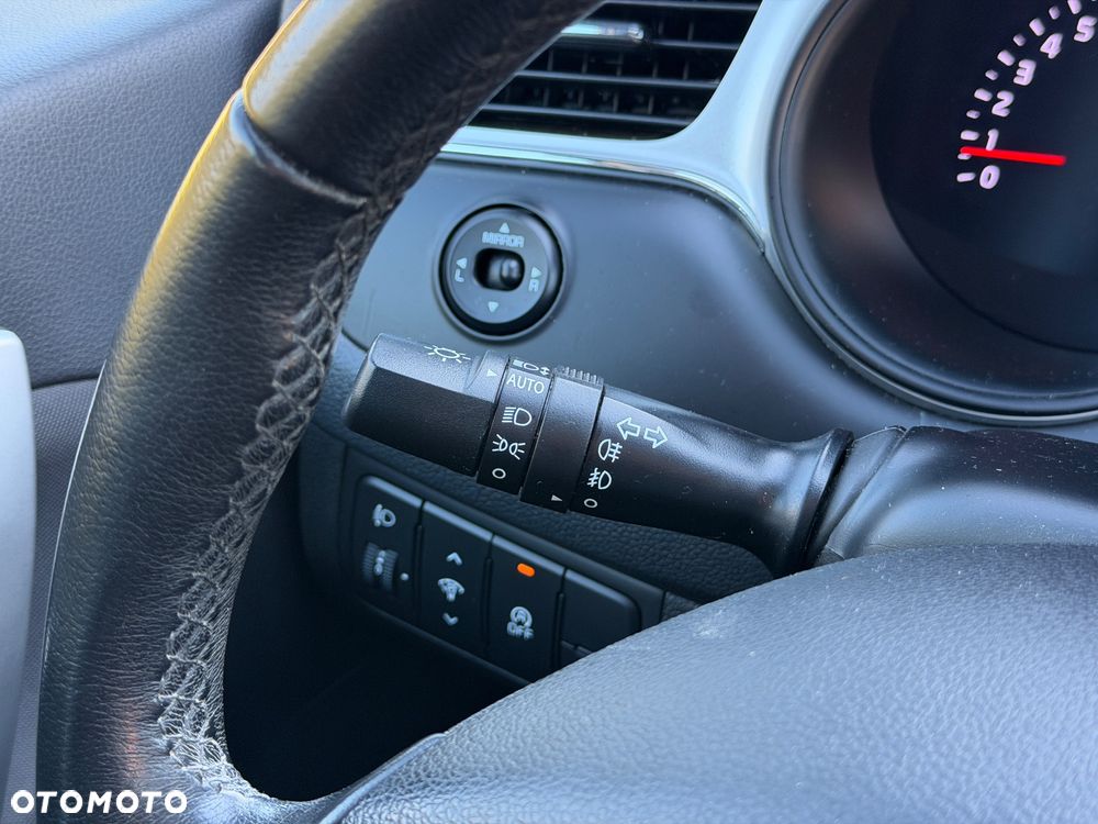 Kia Ceed 1.6 GDI ISG Platinum Edition - 33