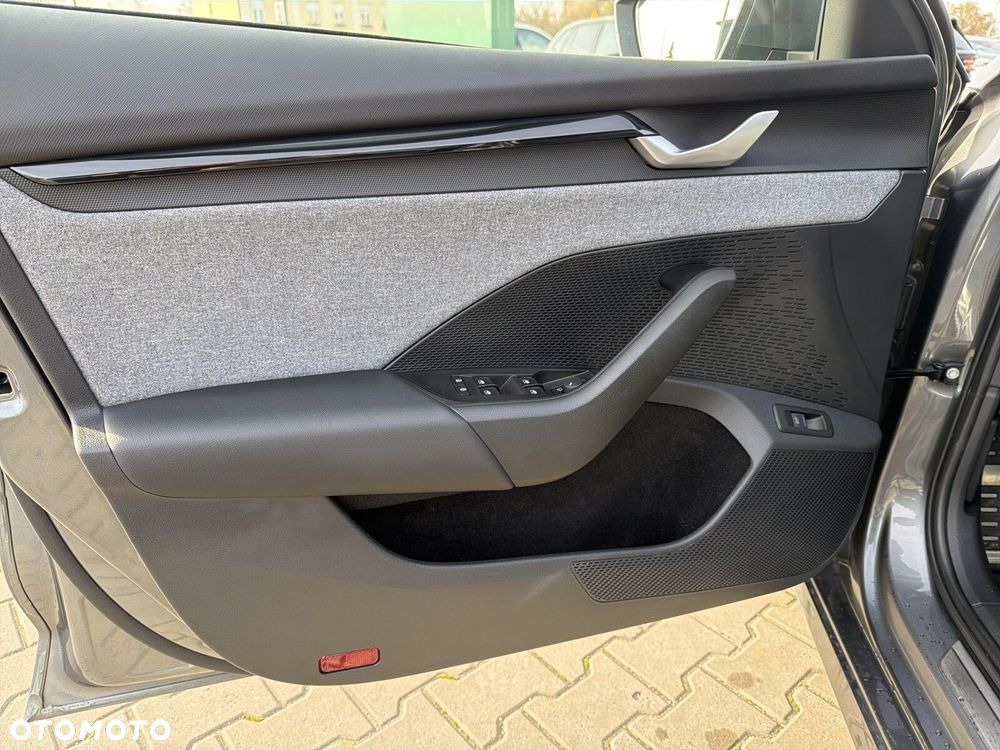 Skoda Octavia 1.5 TSI mHEV Selection DSG - 10