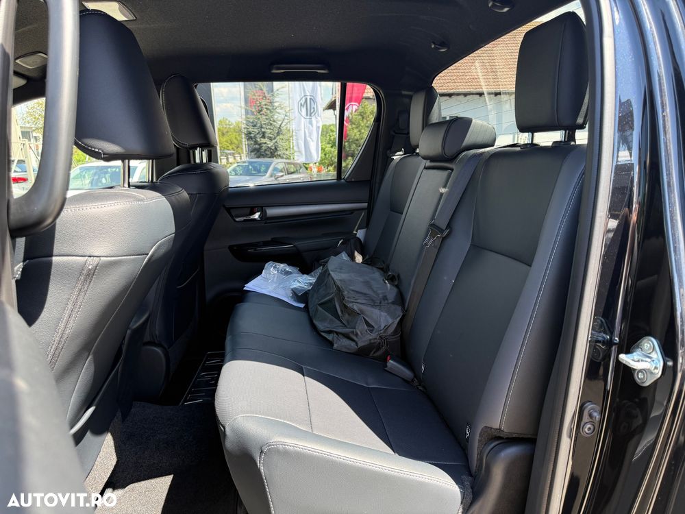 Toyota Hilux 2.8D 204CP 4x4 Double Cab AT MHEV Invincible - 12
