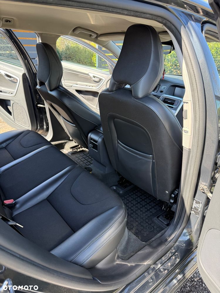 Volvo V60 D3 Drive-E Dynamic Edition (Kinetic) - 11