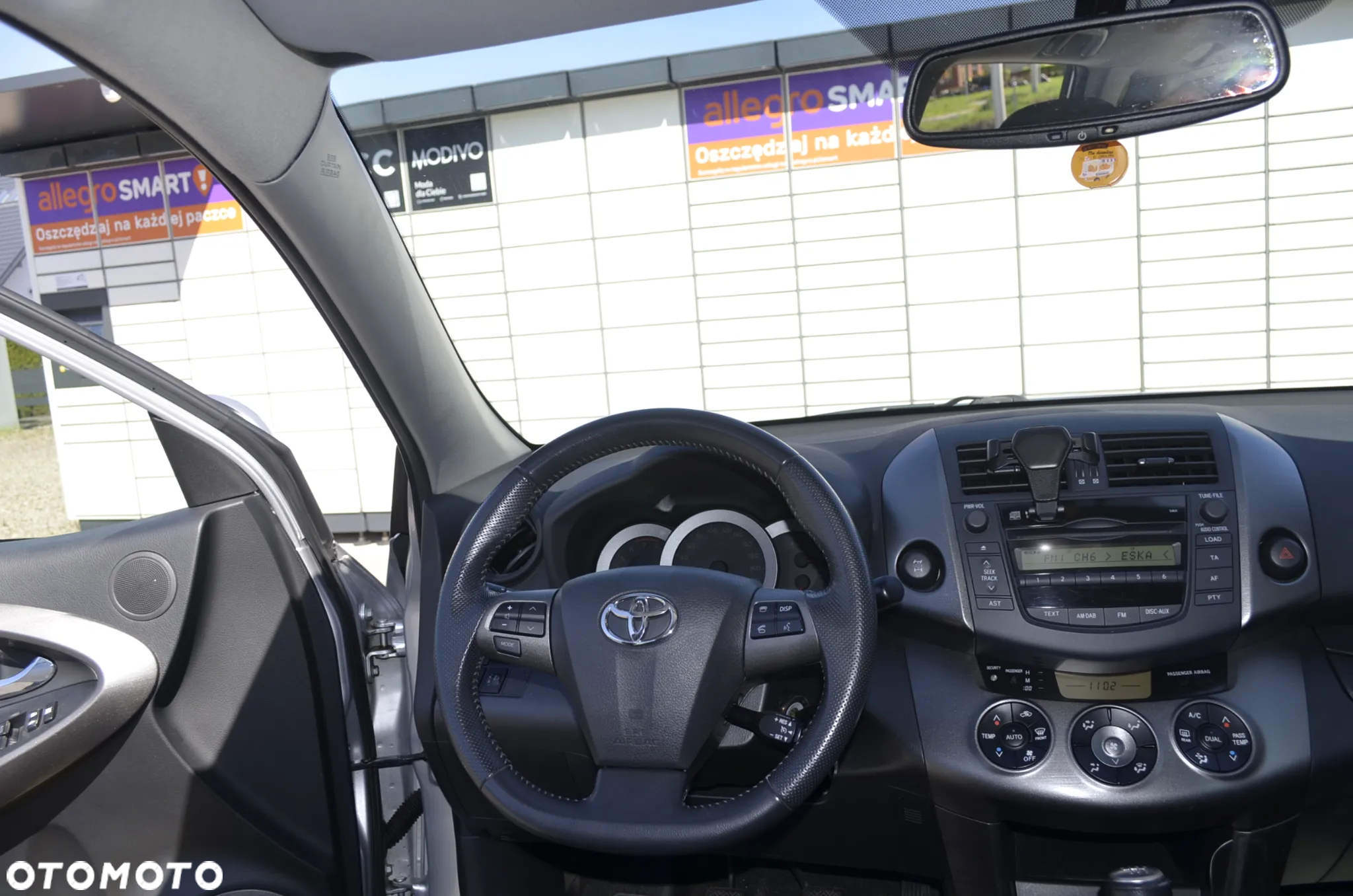 Toyota RAV4 - 8