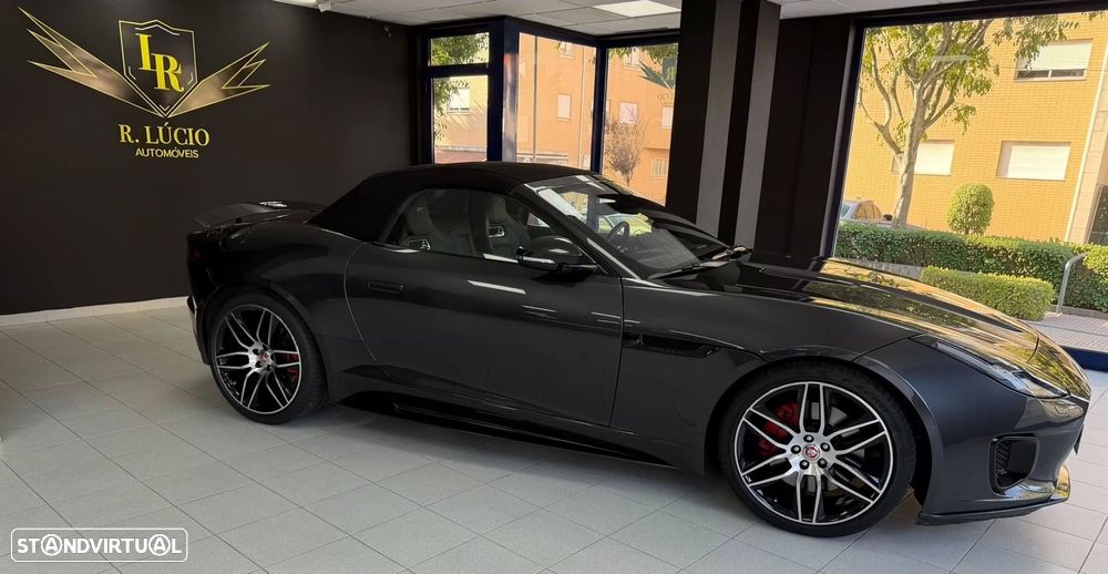Jaguar F-Type 2.0 i4 Chequered Flag - 36