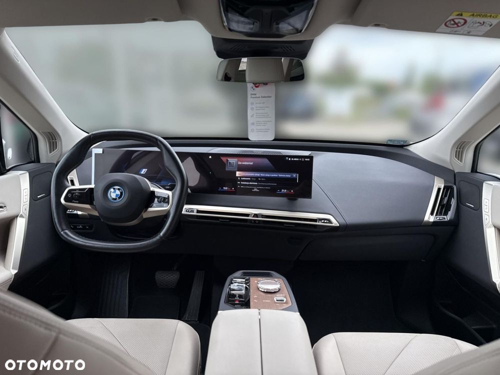 BMW iX - 6