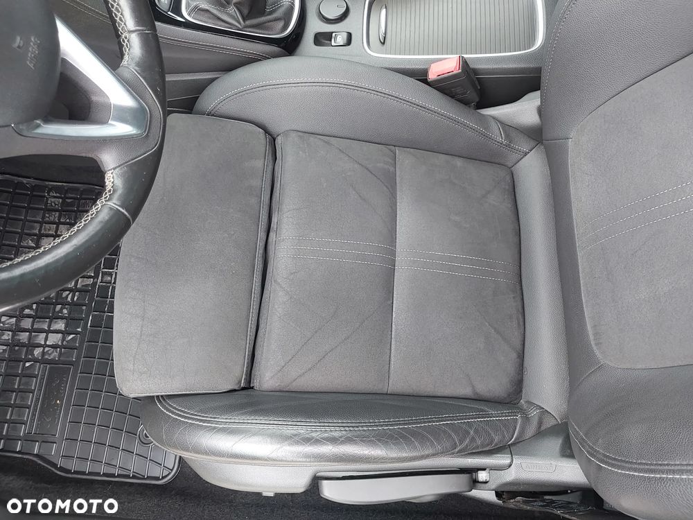 Opel Astra 1.4 Turbo Edition - 13