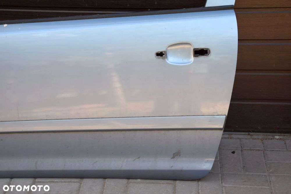 Opel Corsa D Drzwi lewe 3D Z21C Ładne, bez korozji, bez malowania - 3