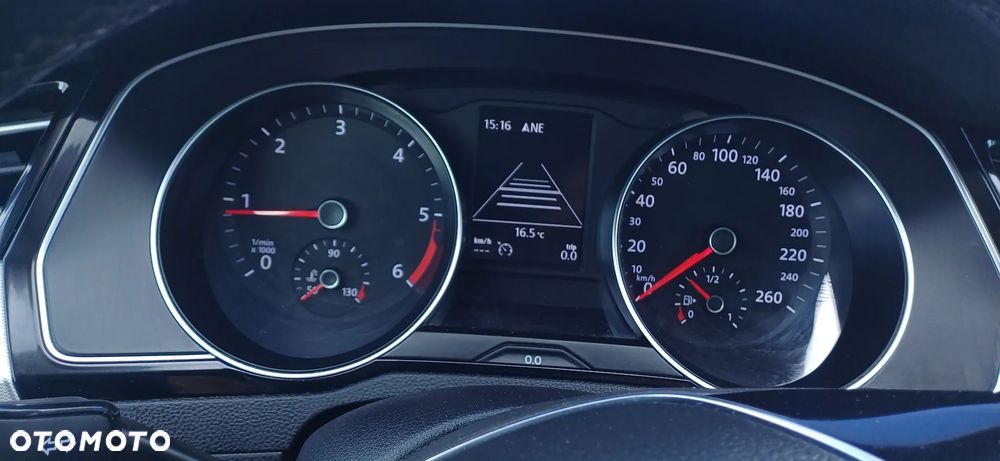 Volkswagen Passat 2.0 TDI BlueMotion Technology Highline - 26