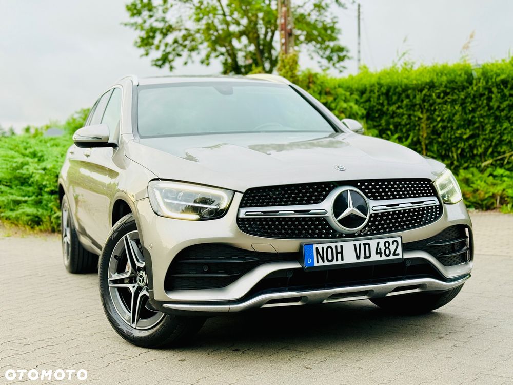 Mercedes-Benz GLC 200 4Matic 9G-TRONIC AMG Line Plus - 28