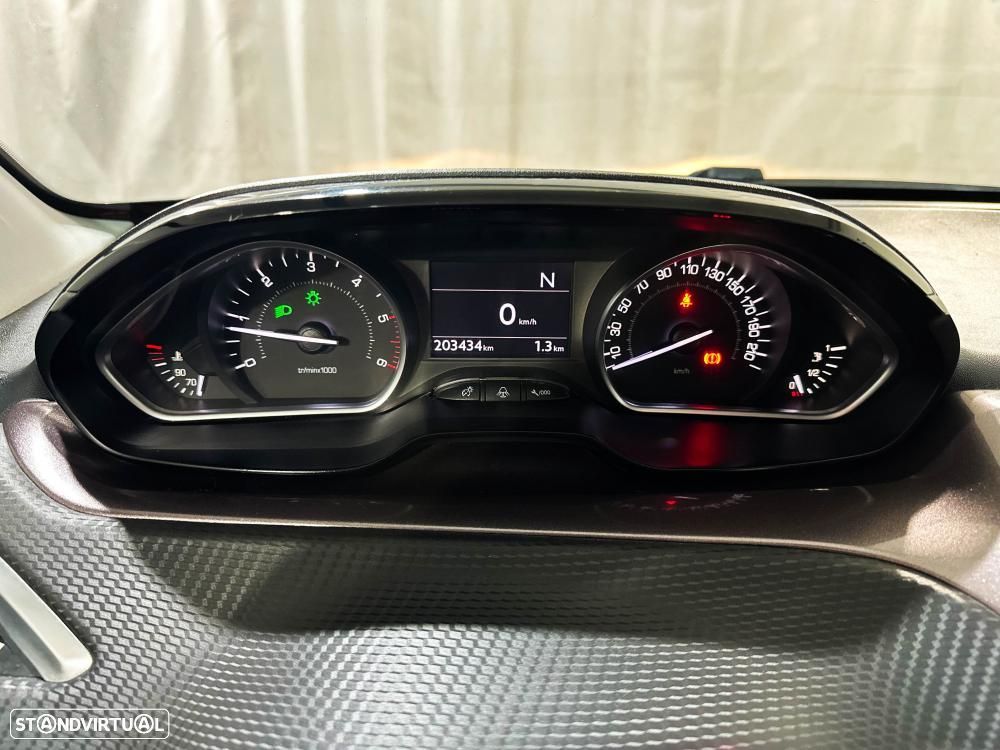 Peugeot 2008 1.6 e-HDi Allure 2-Tronic - 38