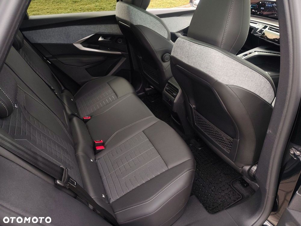 Peugeot 3008 1.2 PureTech mHEV GT E-DCS6 - 27