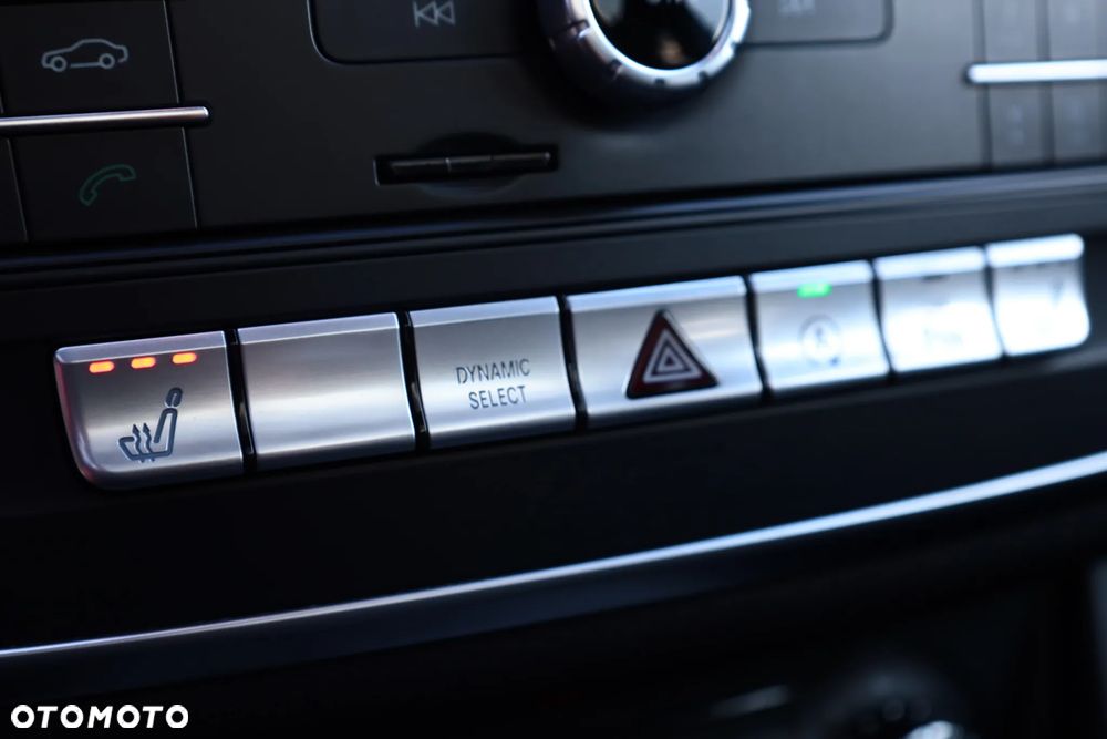 Mercedes-Benz CLA 180 7G-DCT Peak Edition - 28