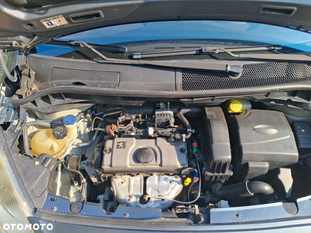 Peugeot 1007 1.4 Trendy - 11