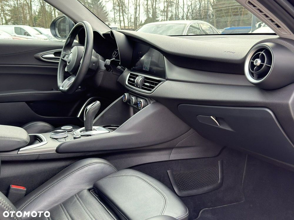 Alfa Romeo Giulia - 21