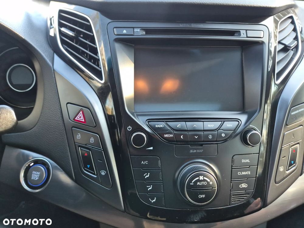 Hyundai i40 Kombi blue 1.7 CRDi DCT Premium - 25